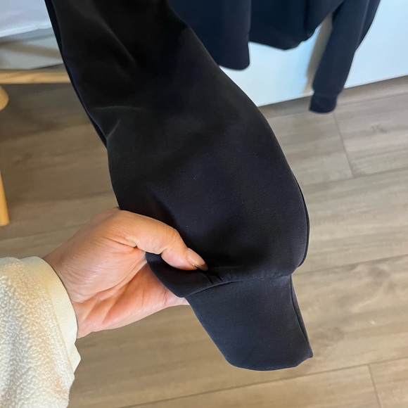 Black Lululemon Soft streme pull over - Picture 7 of 9